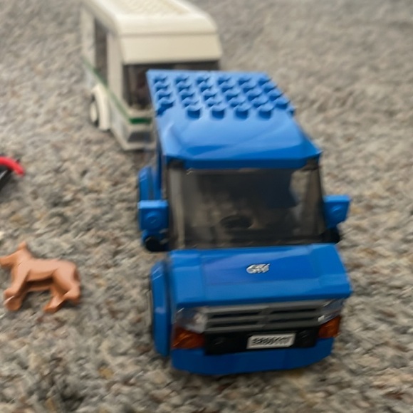 Lego RETIRED 60117 Van and Caravan incomplete - Picture 2 of 5